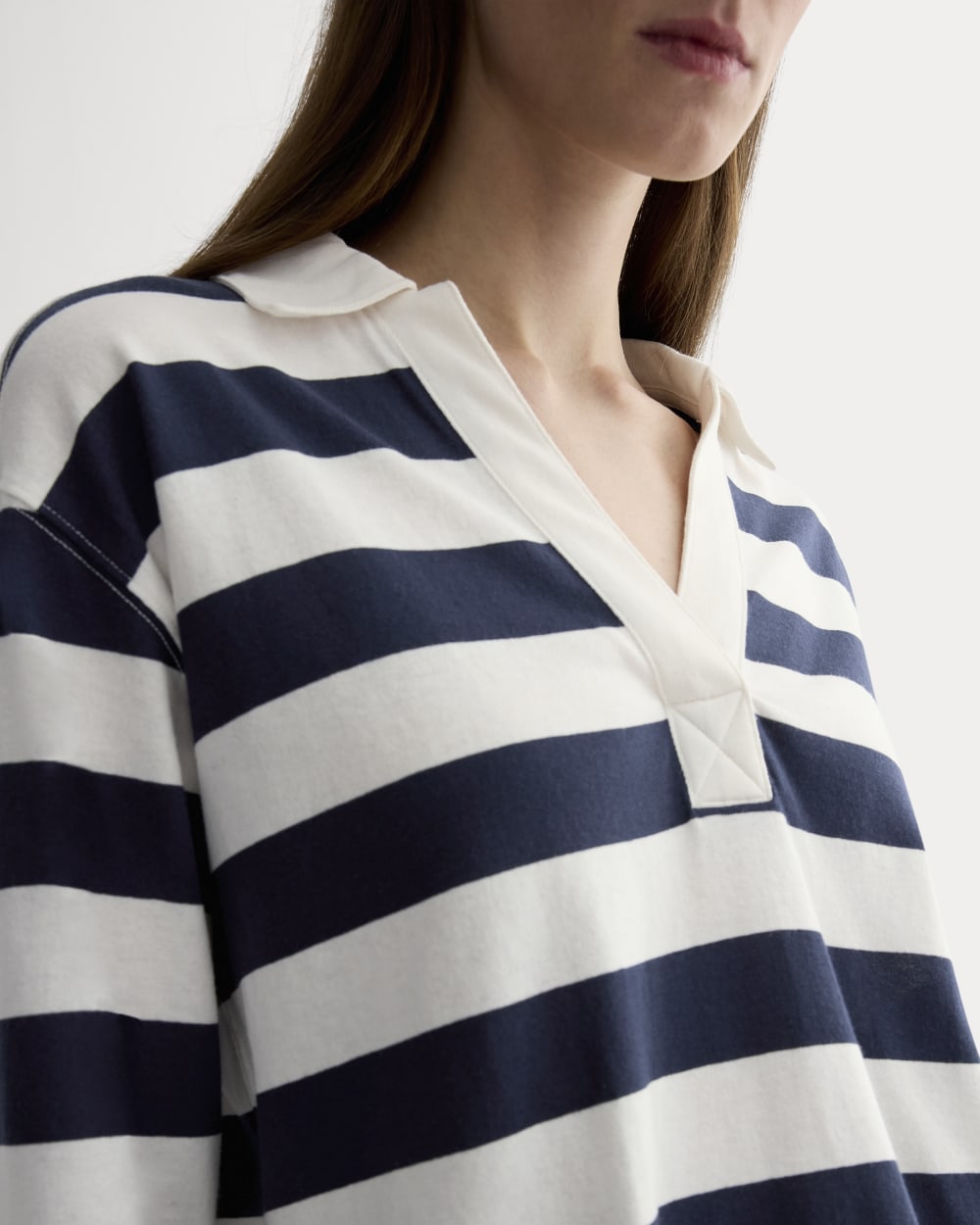 The Mariner Rugby Top in Navy / Bone — detail view