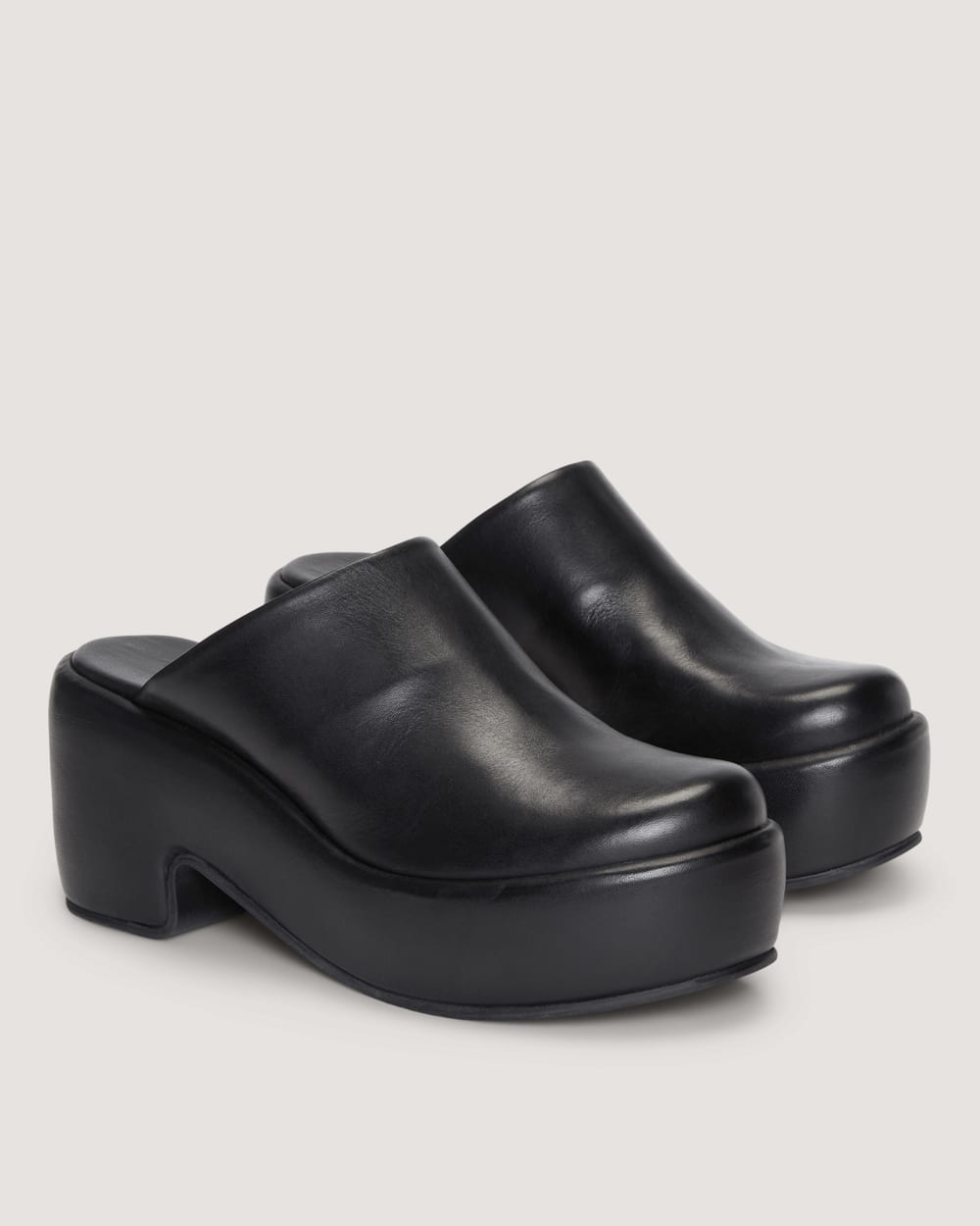 The Puffa Clog in Black — front view
