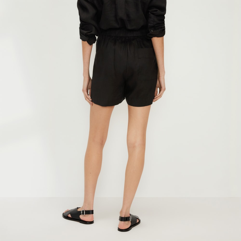 The Linen Boxer Short in Black — detail view