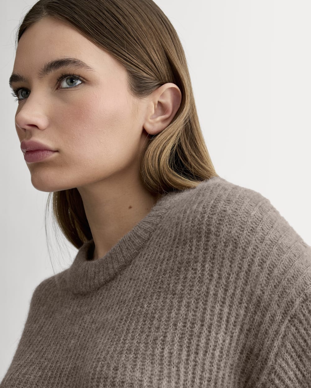 The Cocoon Crew in Alpaca in Taupe Melange — detail view