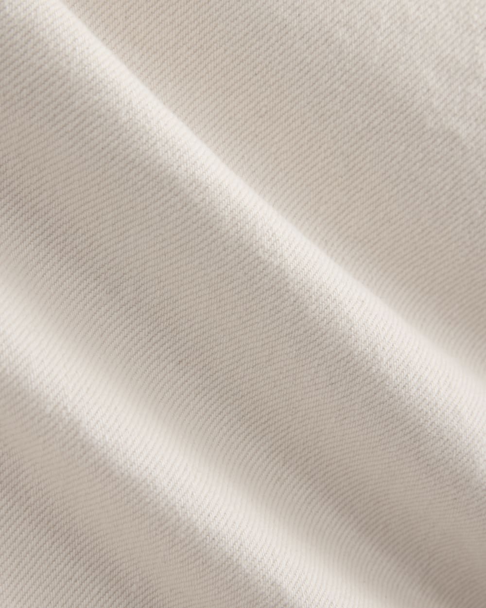 Loose Jean Short in Ecru — detail view