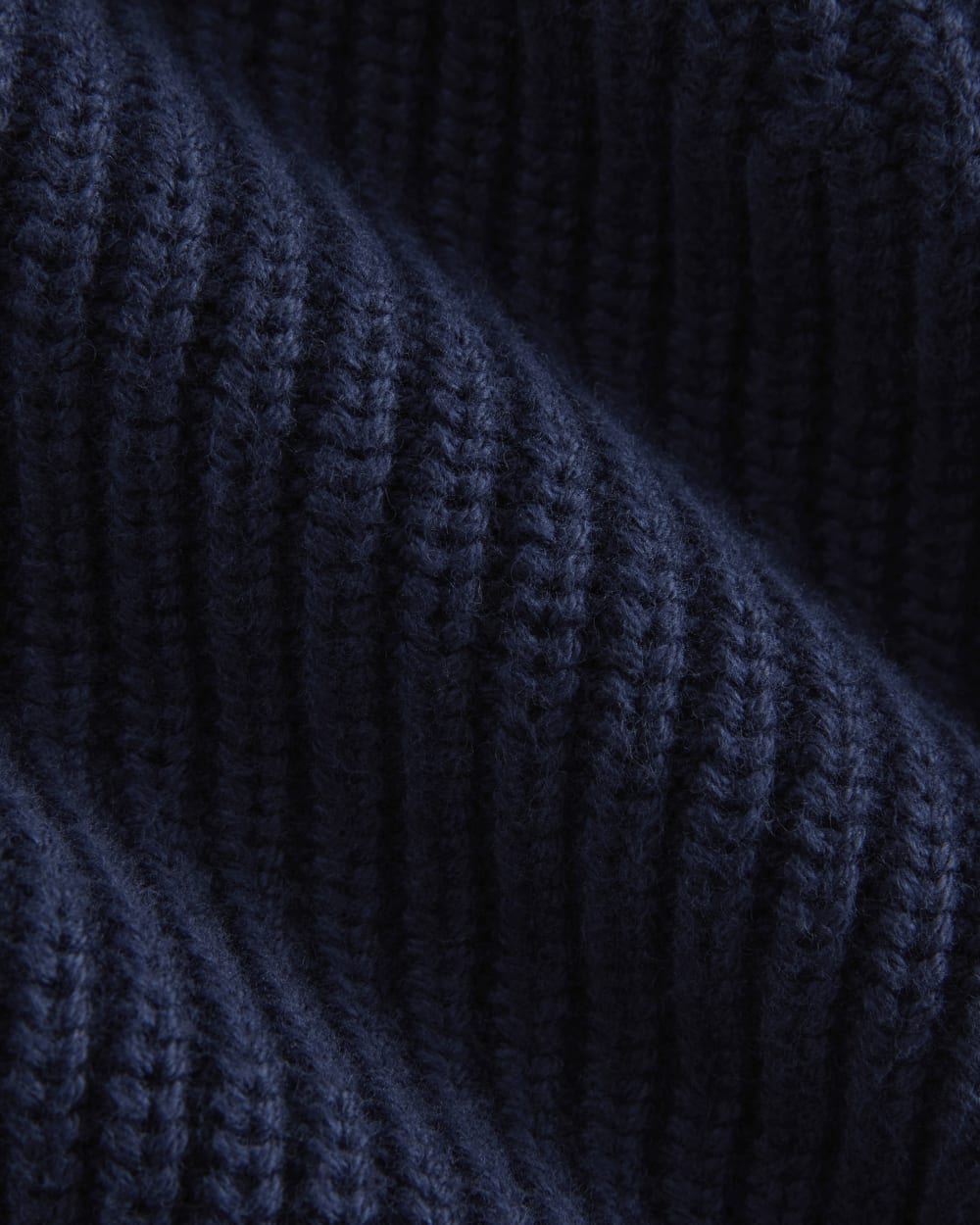 Ribbed V-Neck Vest in Everyday Cotton in Navy — detail view