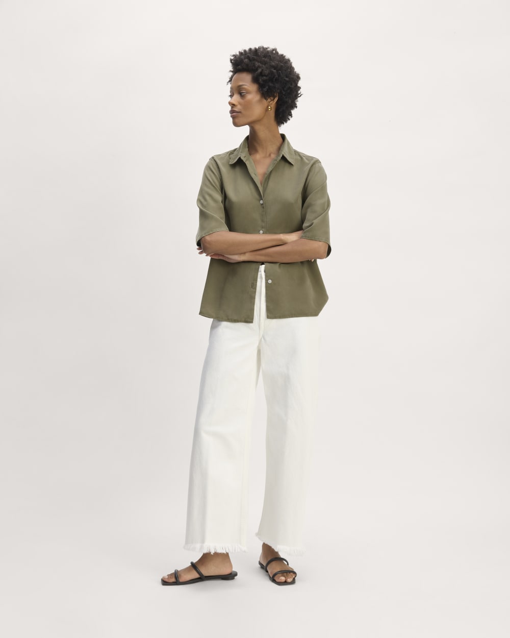 The Short-Sleeve Shirt in Butterlite in Kalamata — detail view