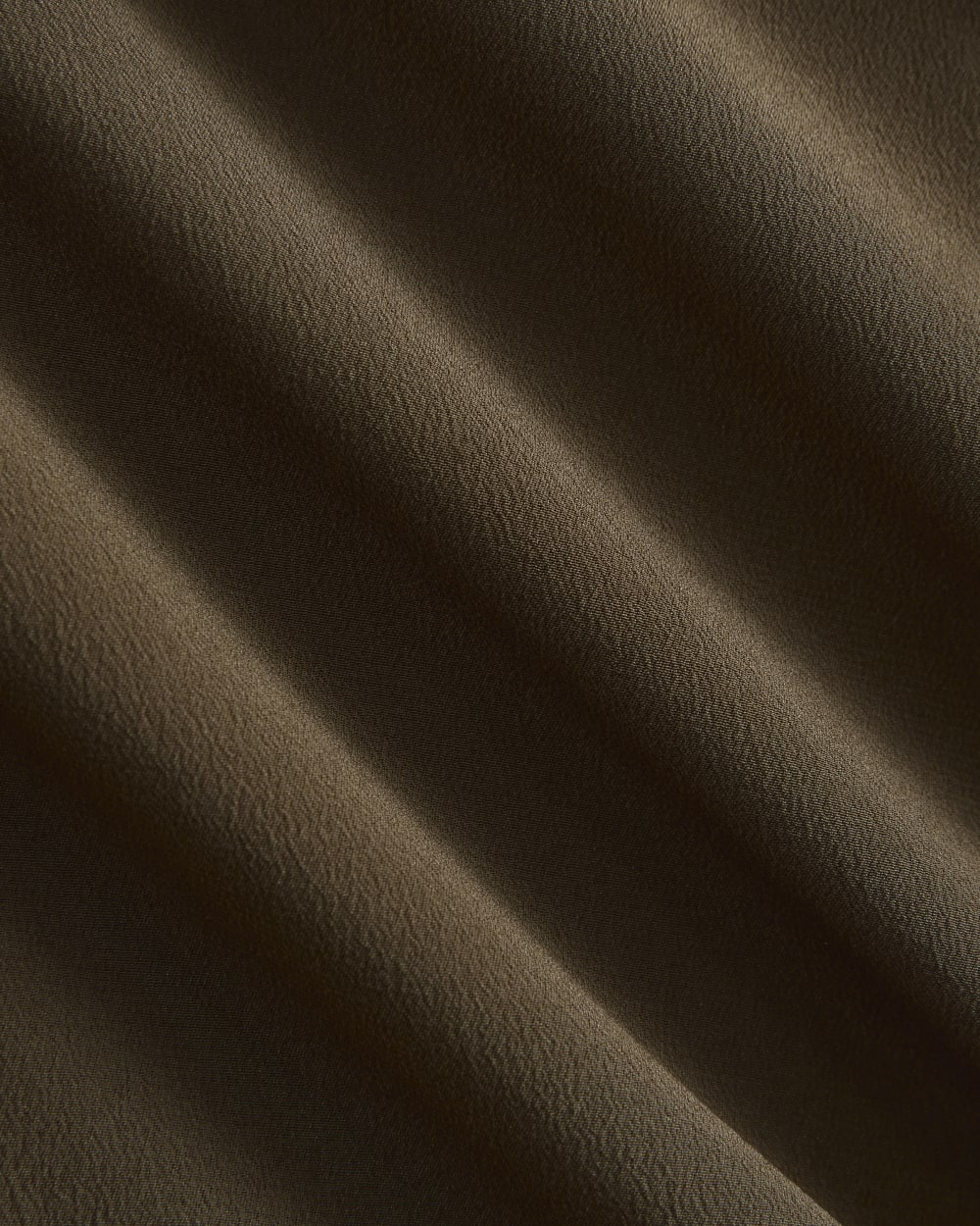 The Boxy Shirt in Washable Silk in Beech — detail view