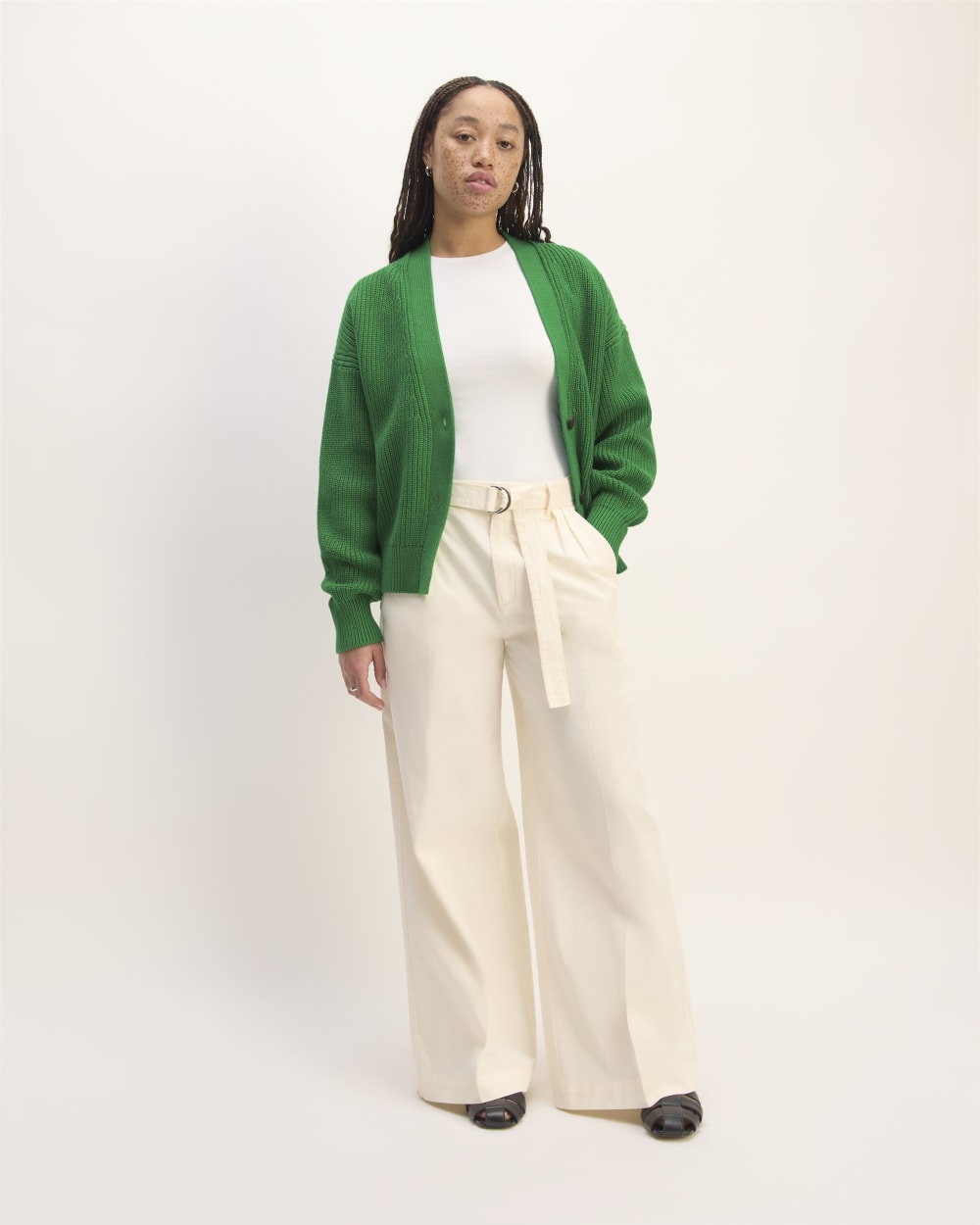 The Boxy Cardigan in Everyday Cotton in Grass Green — detail view