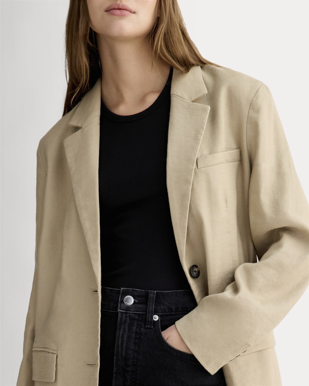 The Oversized Blazer in Stretch Linen in Trench Coat Khaki — detail view