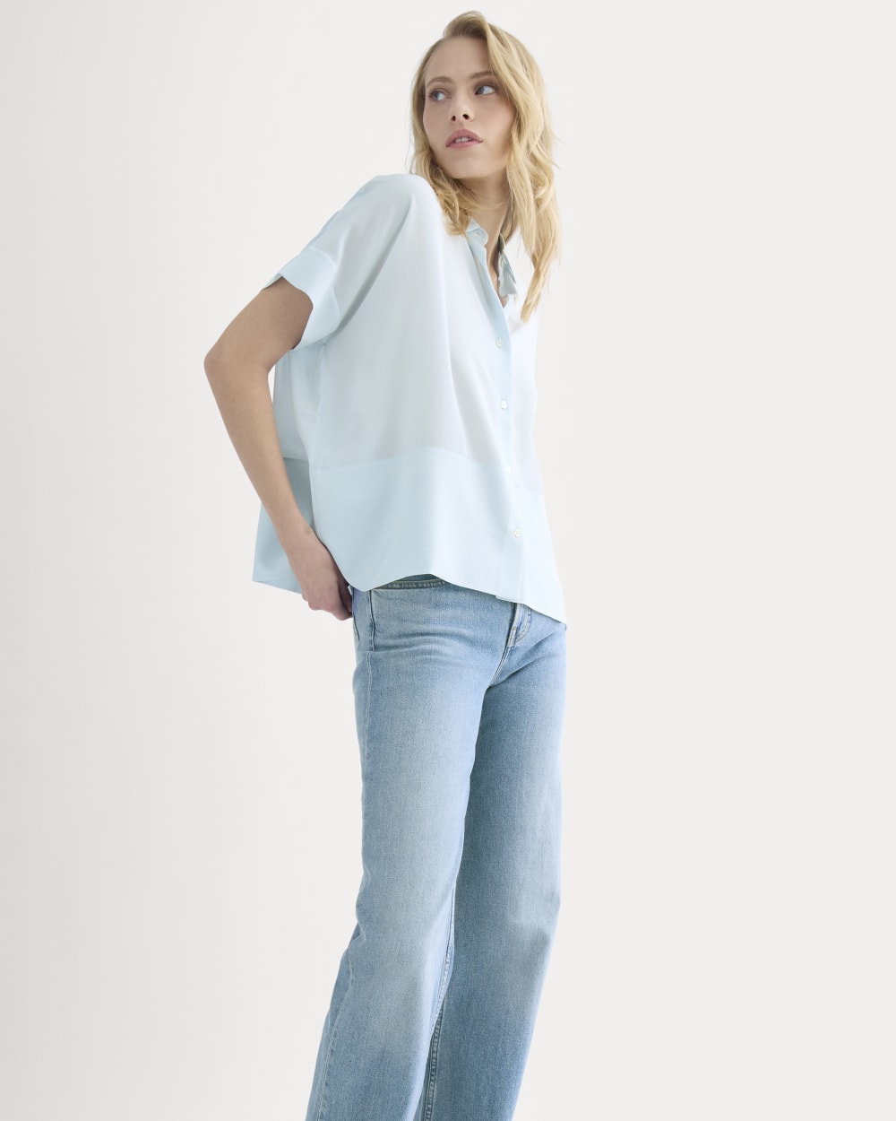 The Boxy Shirt in Washable Silk in Skywriting — detail view