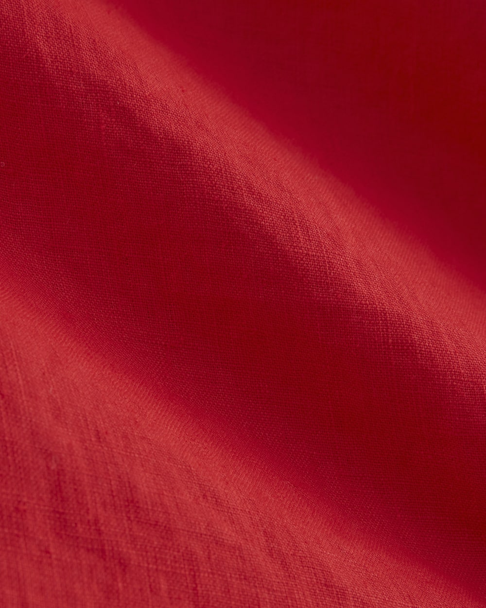 The Muscle Top in Linen in Classic Red — detail view