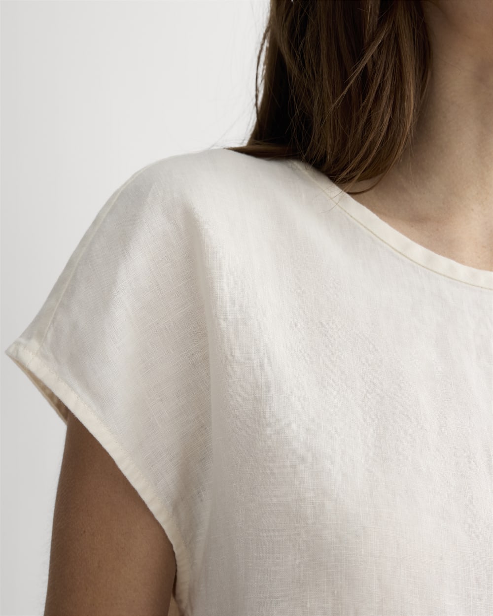 The Muscle Top in Linen in Bone — detail view