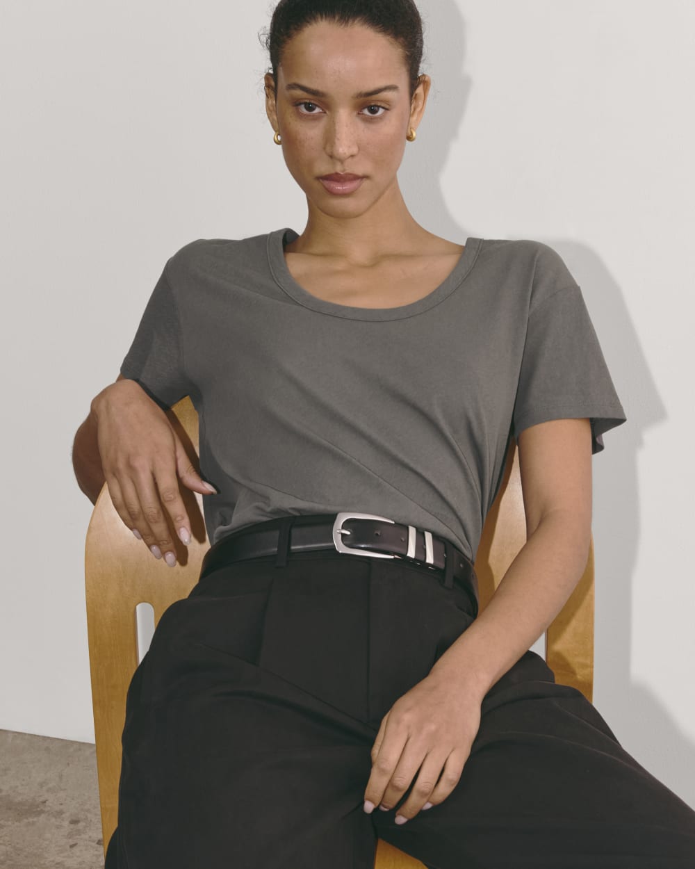 The Air Scoop-Neck Tee in Graphite — detail view
