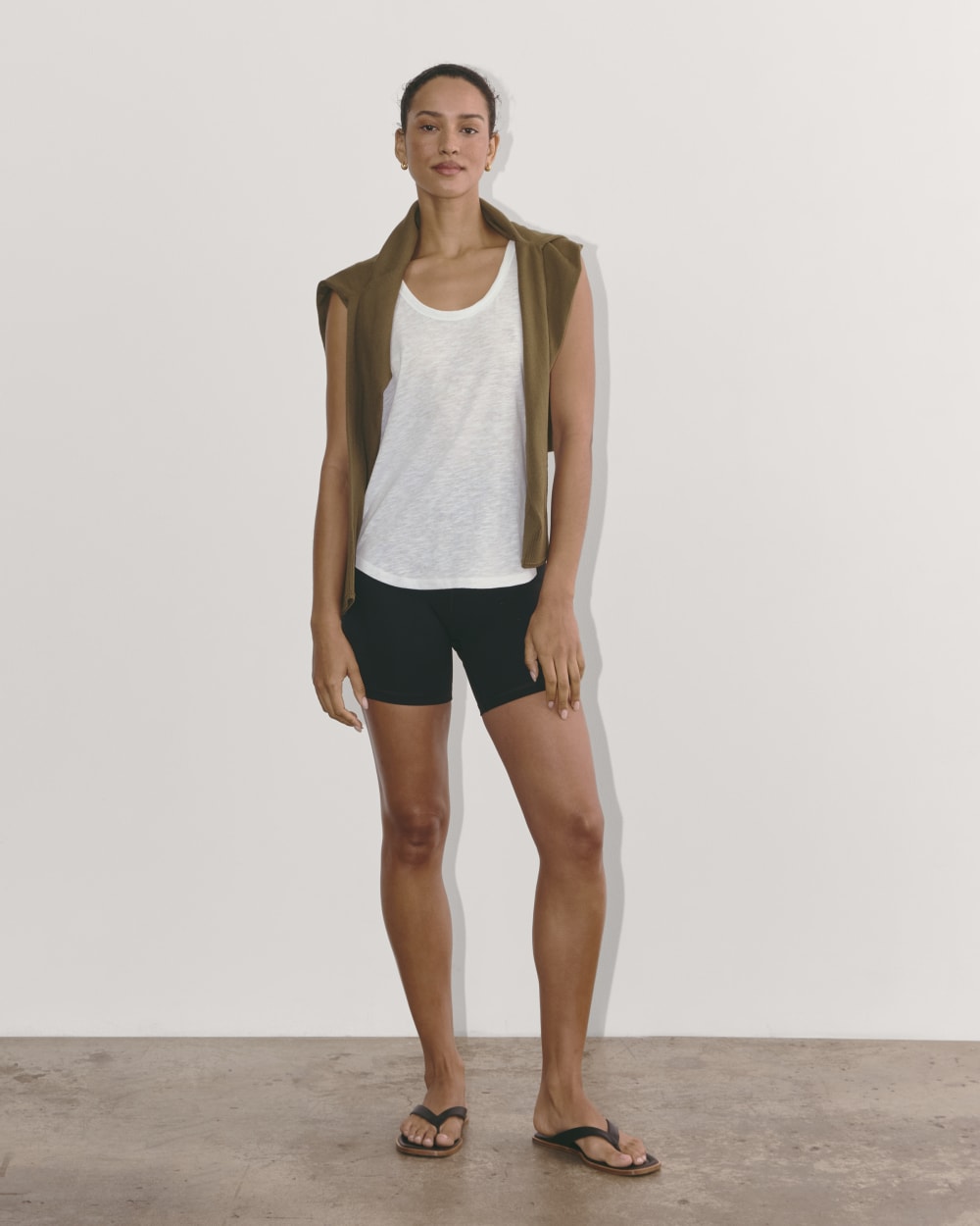 The Perform Tank in White — detail view