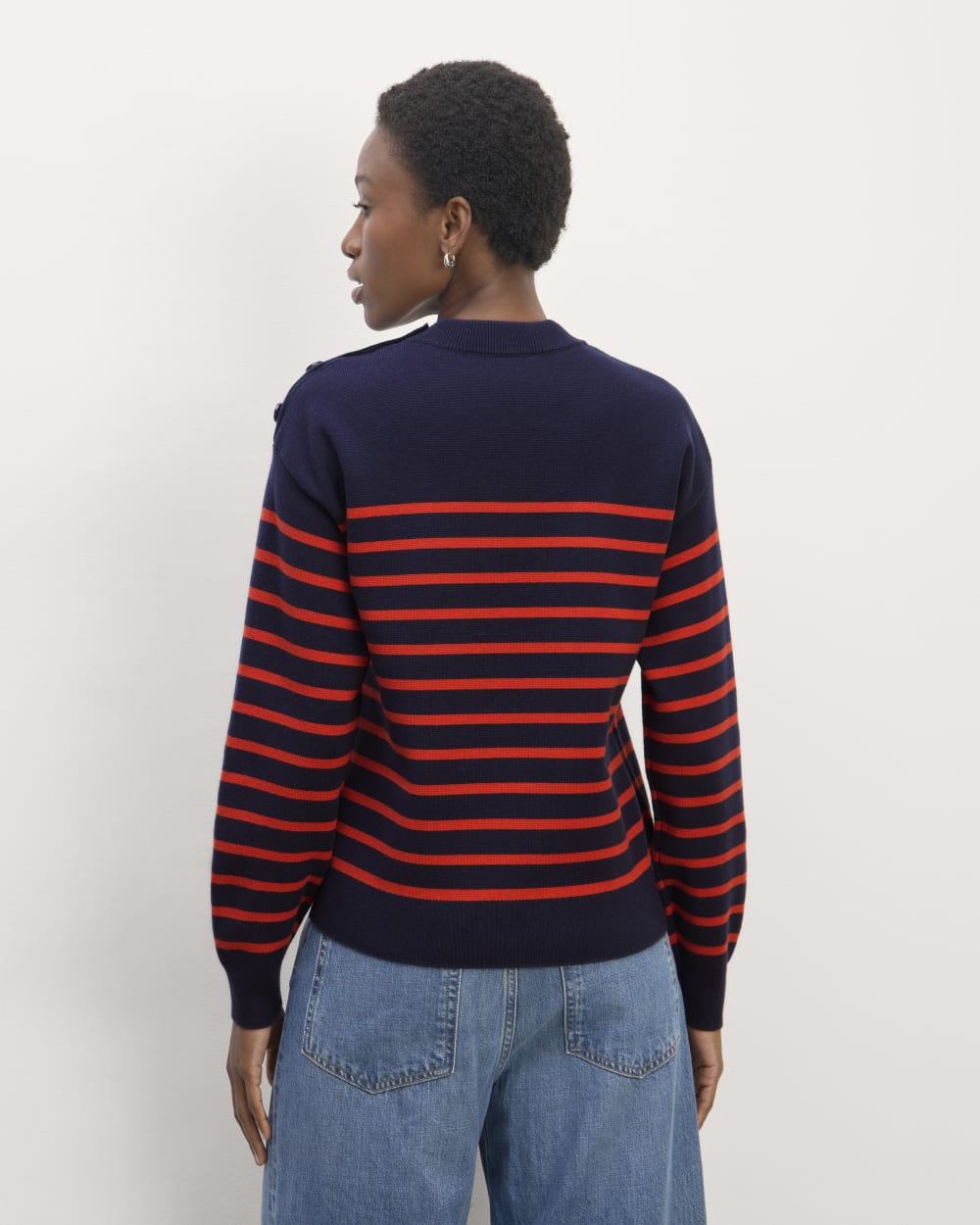 The Mariner Crew Sweater in Navy / Poppy Red — detail view