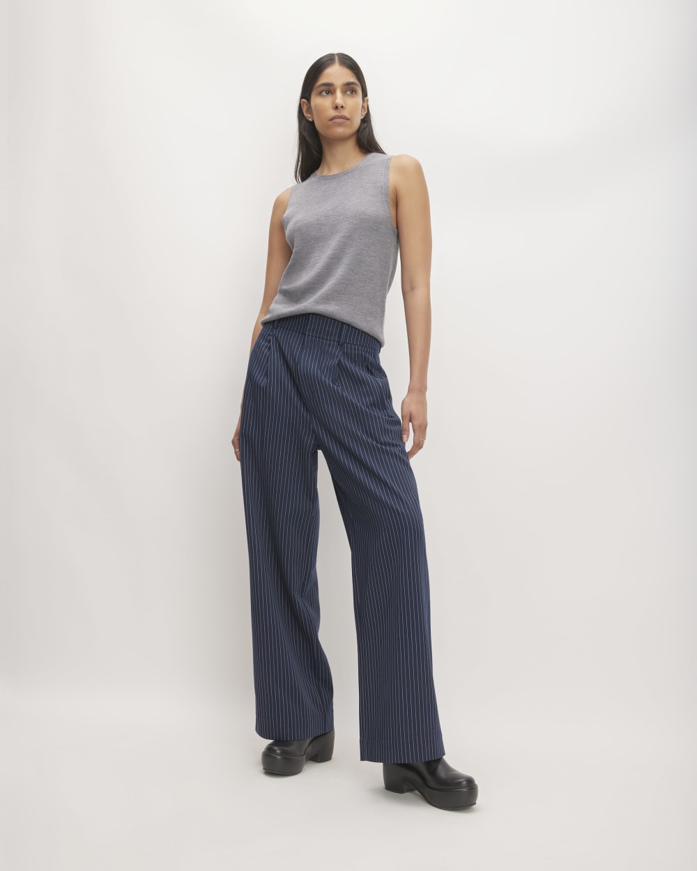 The Draper Pleated Pant in Buttersmooth in Navy / Bone — front view