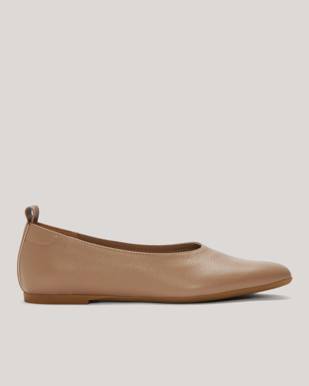 The Day Glove in Narrow Fit in Tan — front view