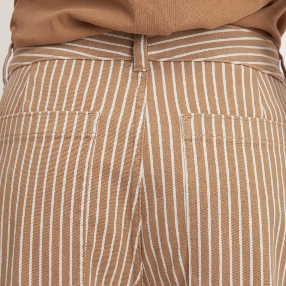 The Utility Barrel Pant in Toasted Coconut / Bone — detail view