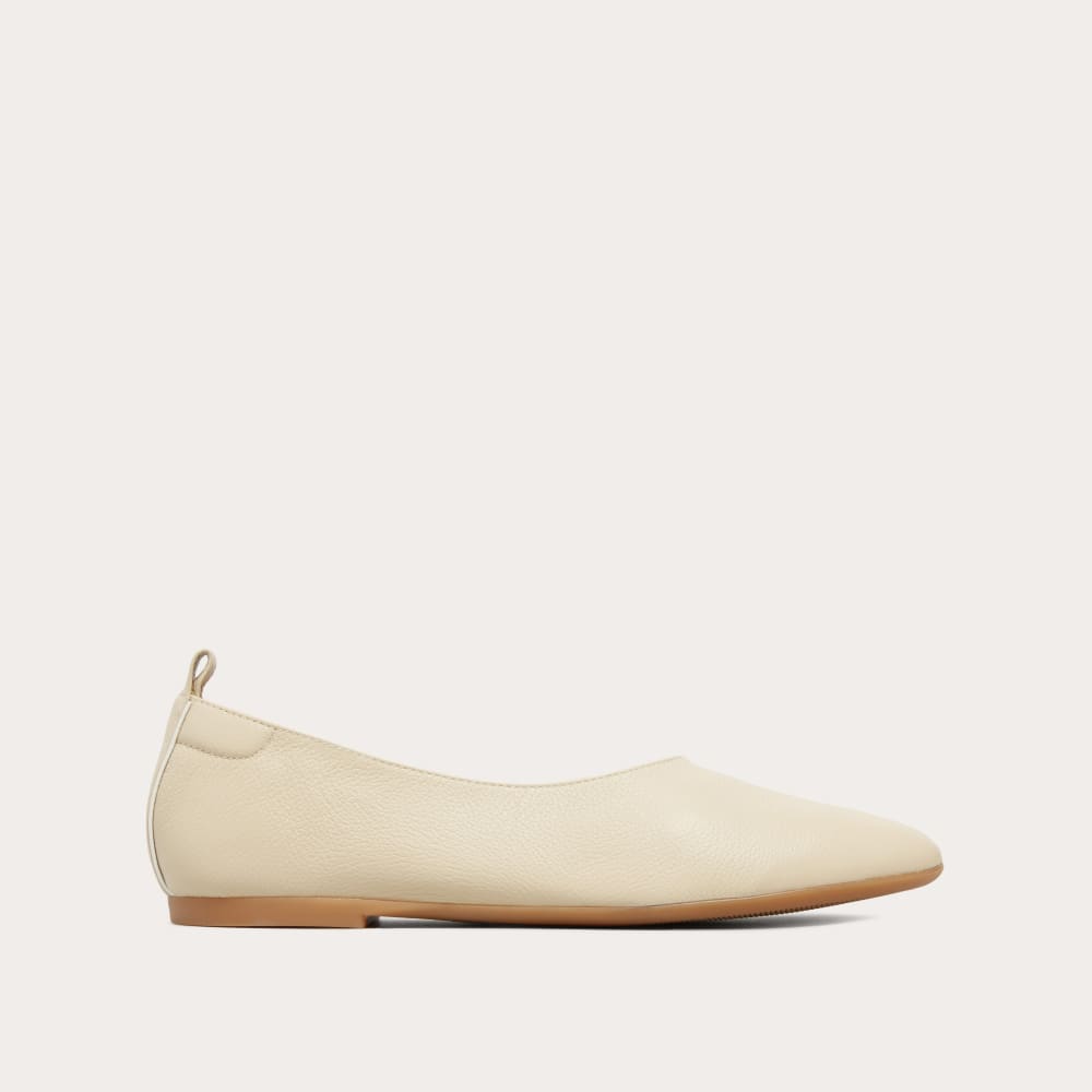 The Day Glove in Narrow Fit in Cream — front view