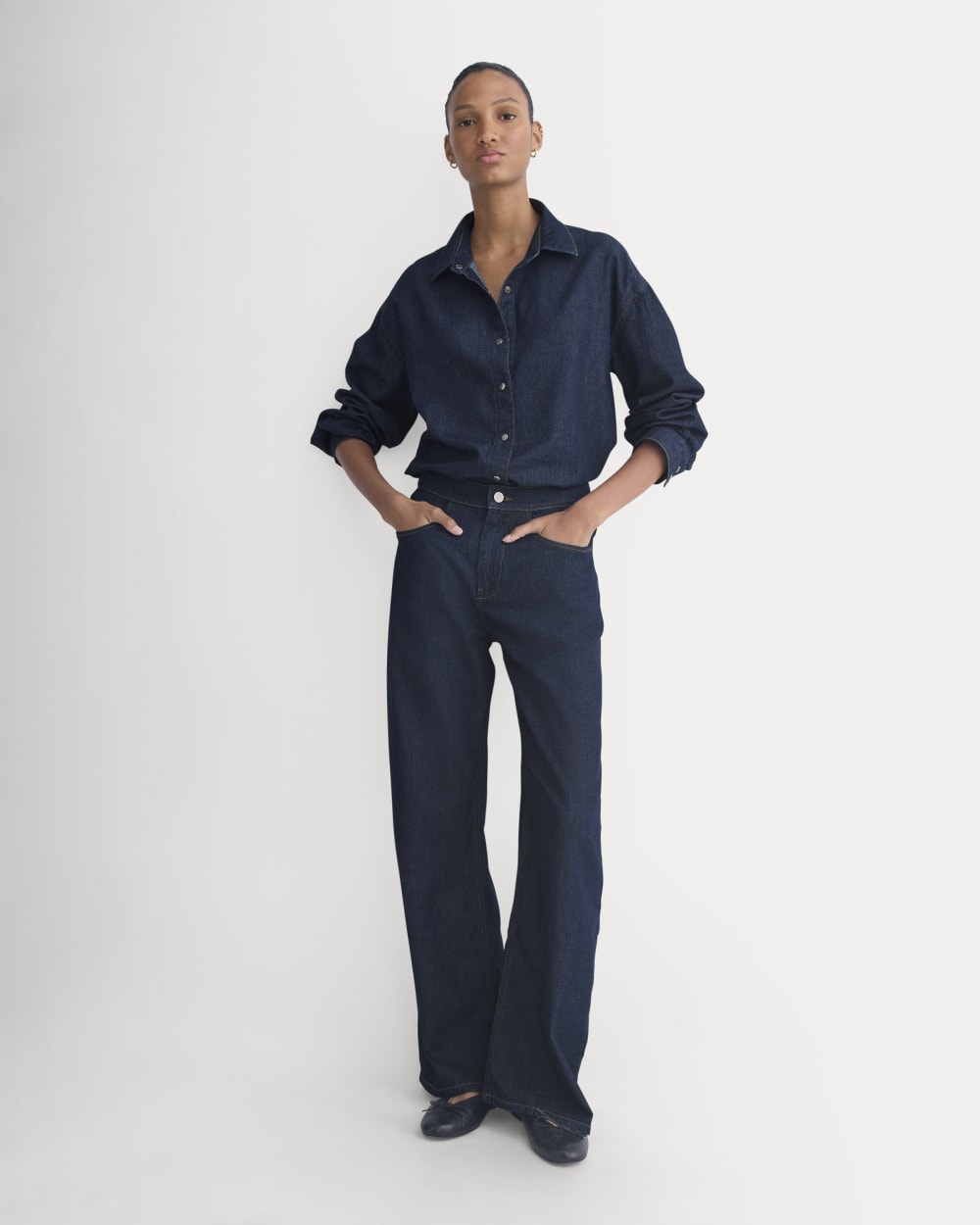 Everlane x Elena Bonvicini Crescent Barrel Jean in Deep Bay Indigo — front view