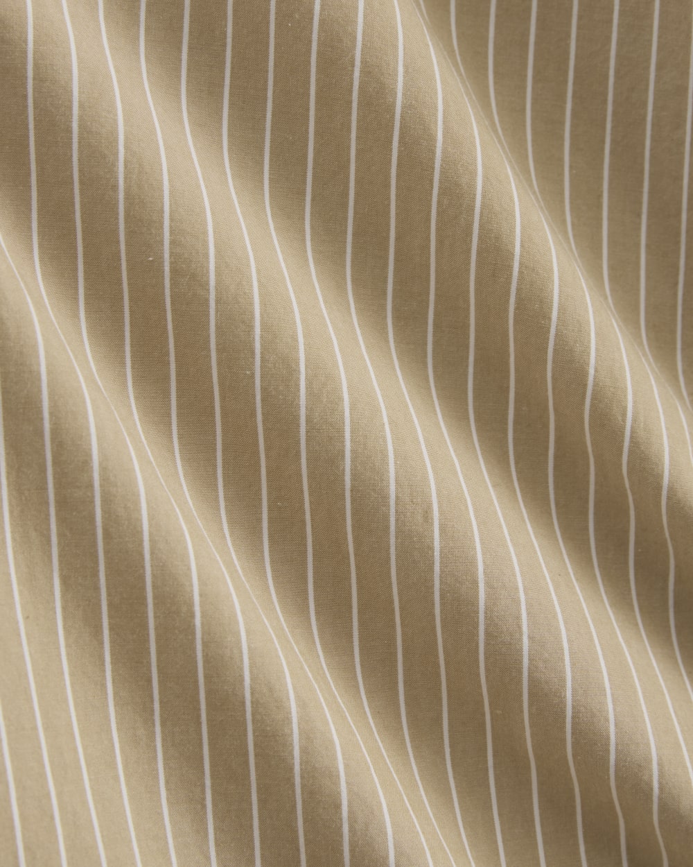 The Boyfriend Shirt in Ultrasoft Cotton in Tiger's Eye / Optic White — detail view