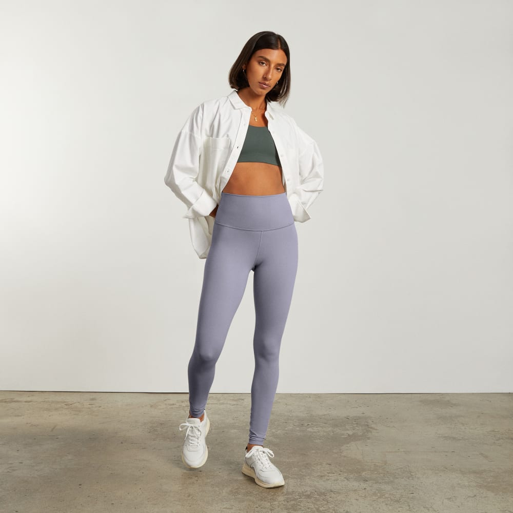 The Perform 24/7 Legging in Lilac Grey — detail view