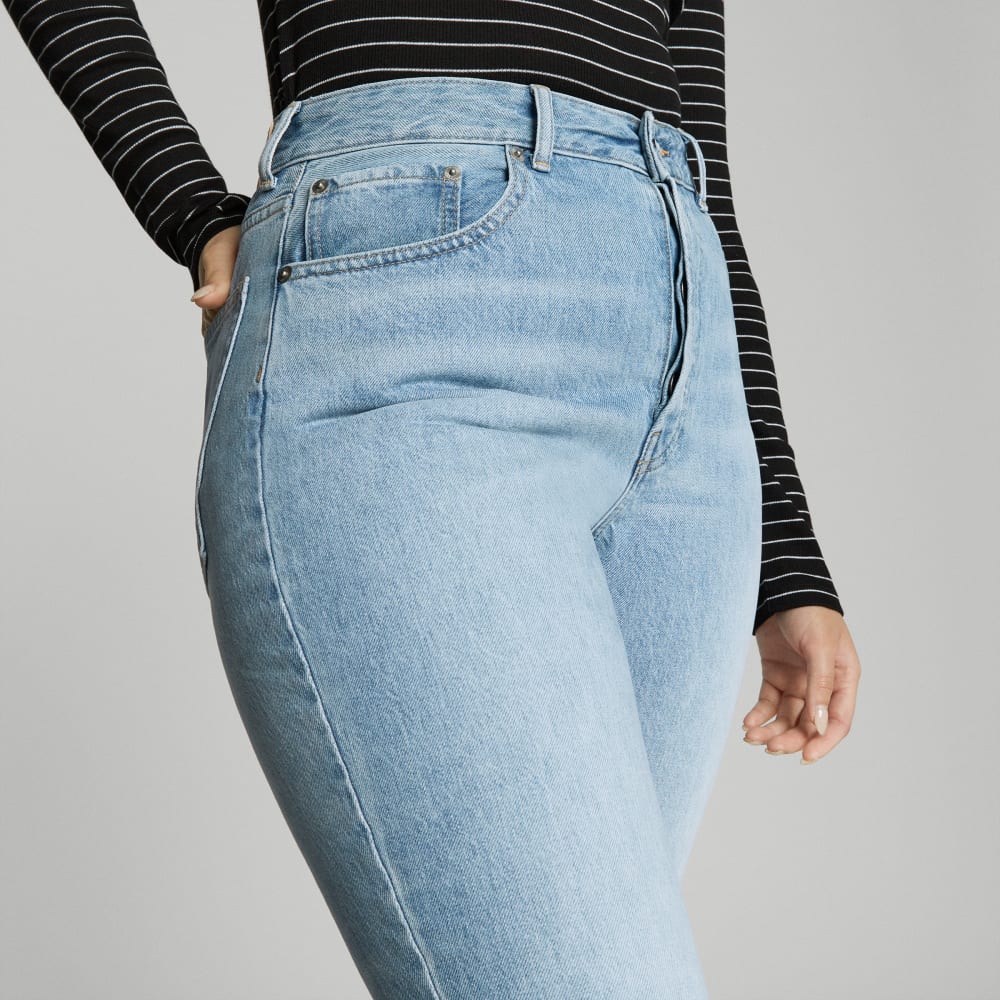 The '90s Cheeky Hourglass Jean in Vintage Sunbleached Blue — detail view