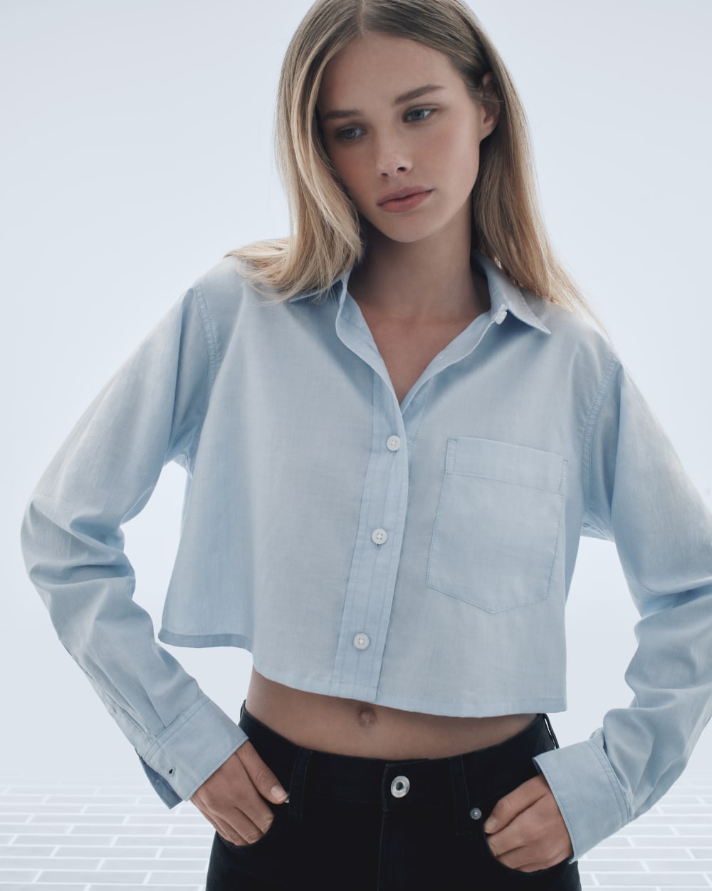 The Way-Short Shirt in Silky Cotton in Chambray Blue — detail view