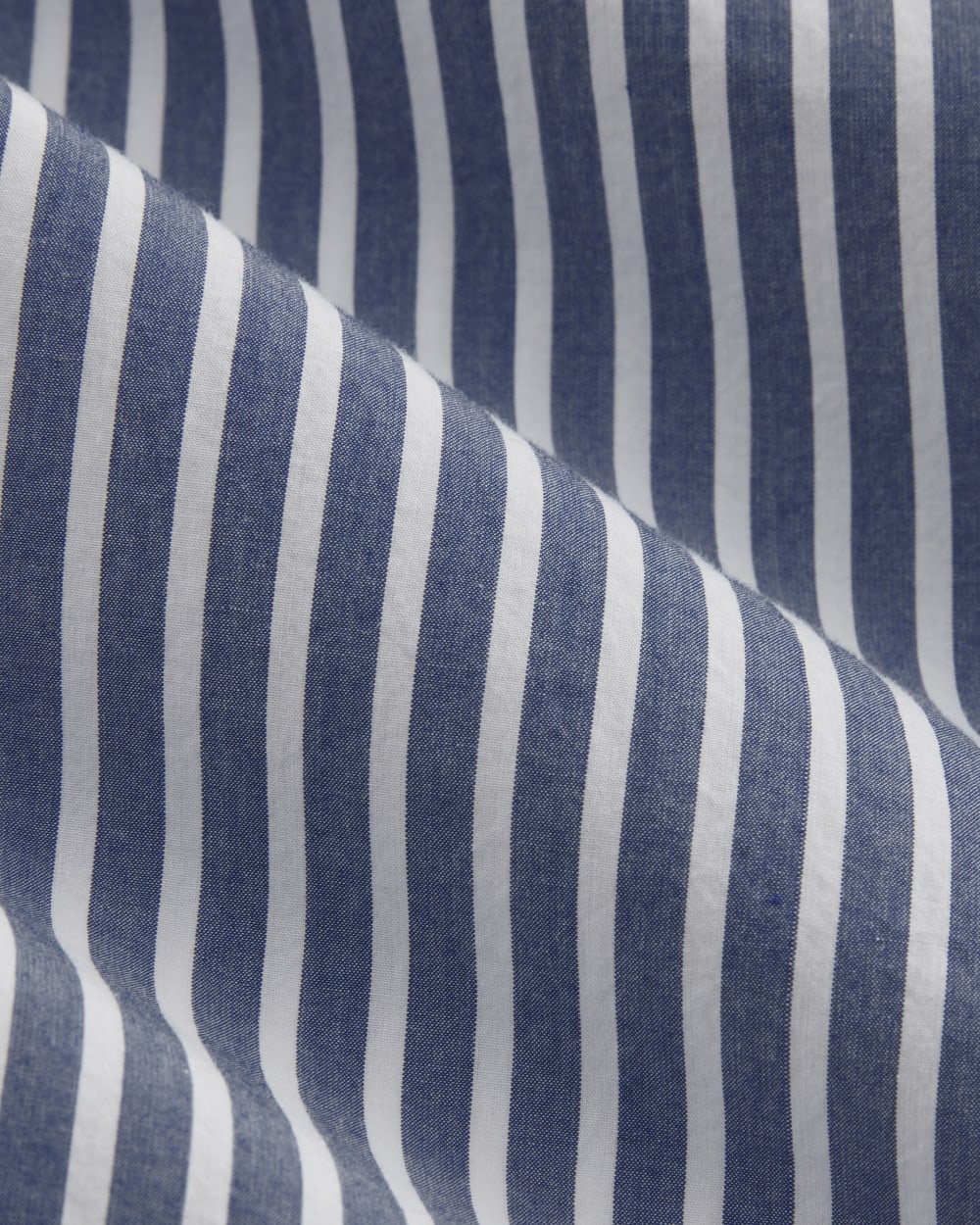 The Boyfriend Shirt in Ultrasoft Cotton in Bone / Mazarine Blue — detail view