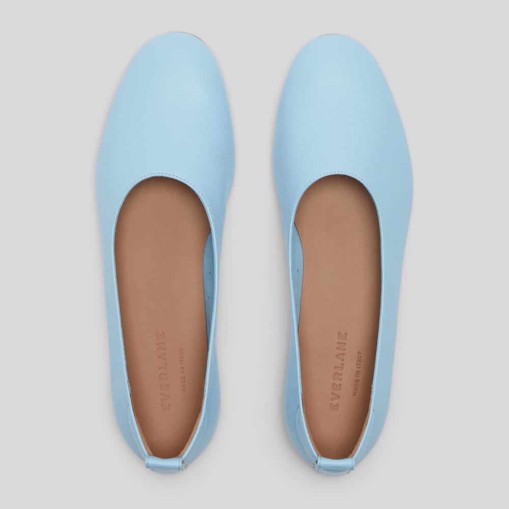 The Day Glove in Narrow Fit in Clear Sky Blue — detail view