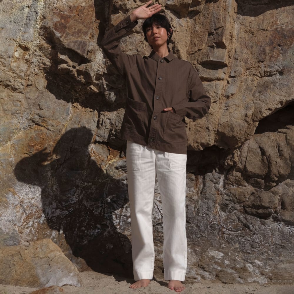 The Organic Cotton Herringbone Pant in Bone — detail view