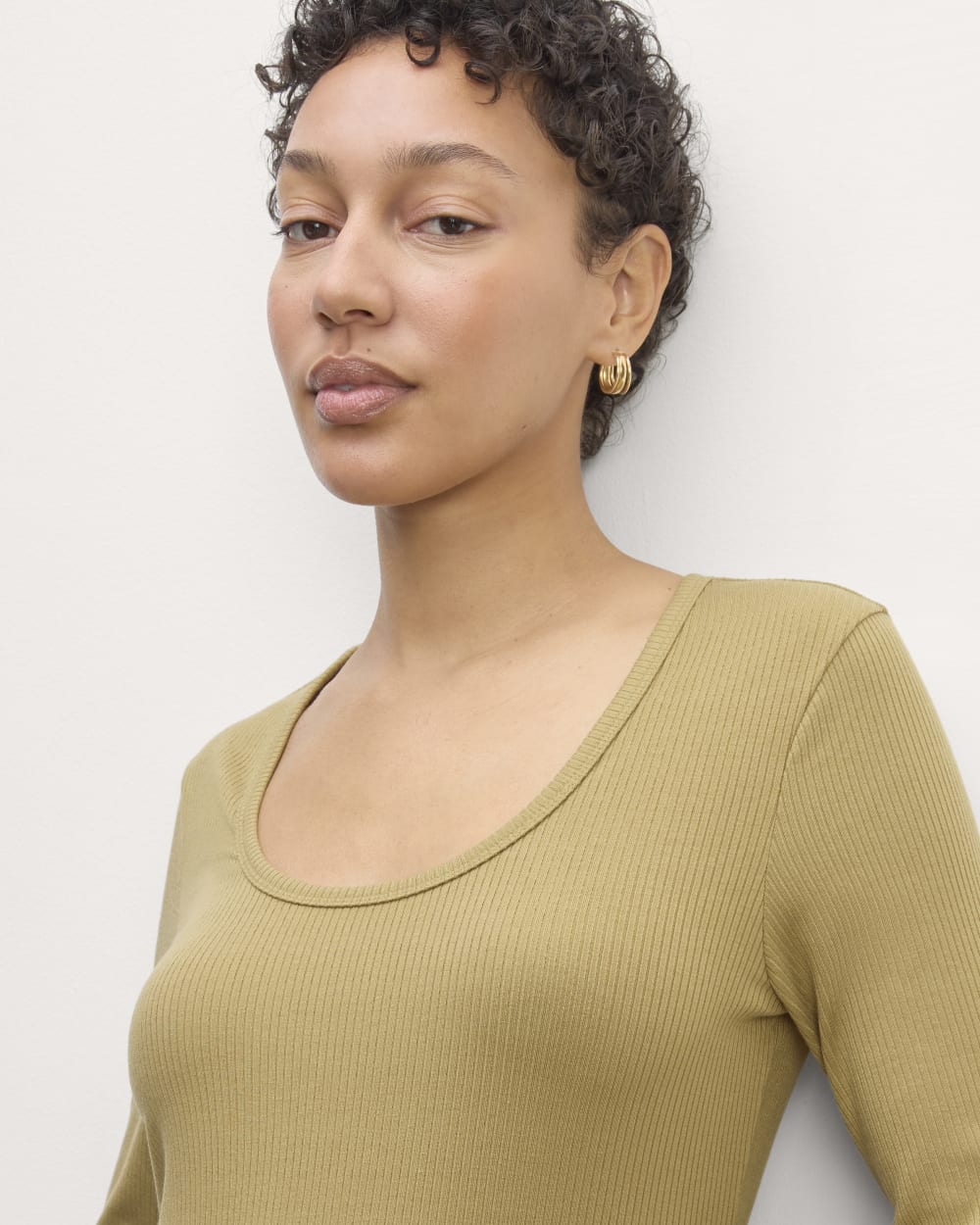 The Shimmy Long-Sleeve Tee in Fennel Seed — detail view