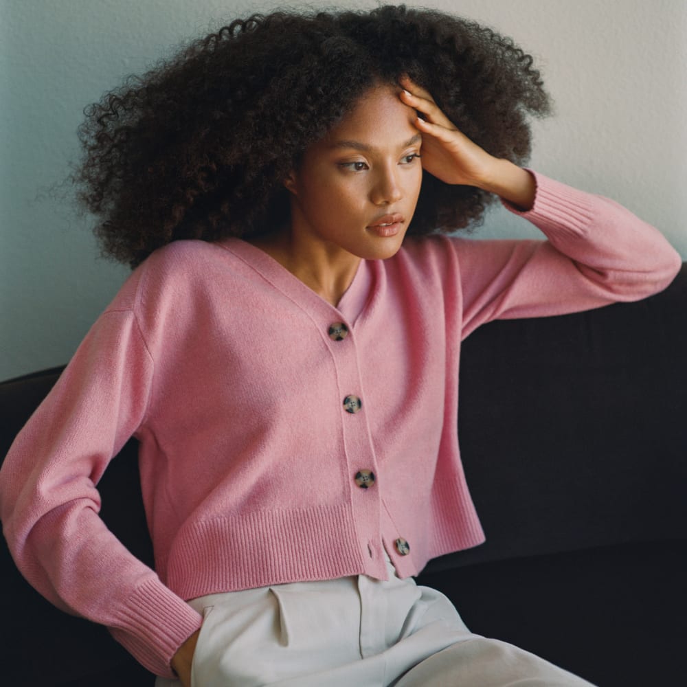The Cashmere Cardigan in Bubblegum — detail view