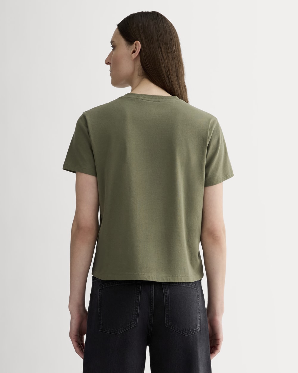 The Box-Cut Tee in Essential Cotton in Kalamata — detail view
