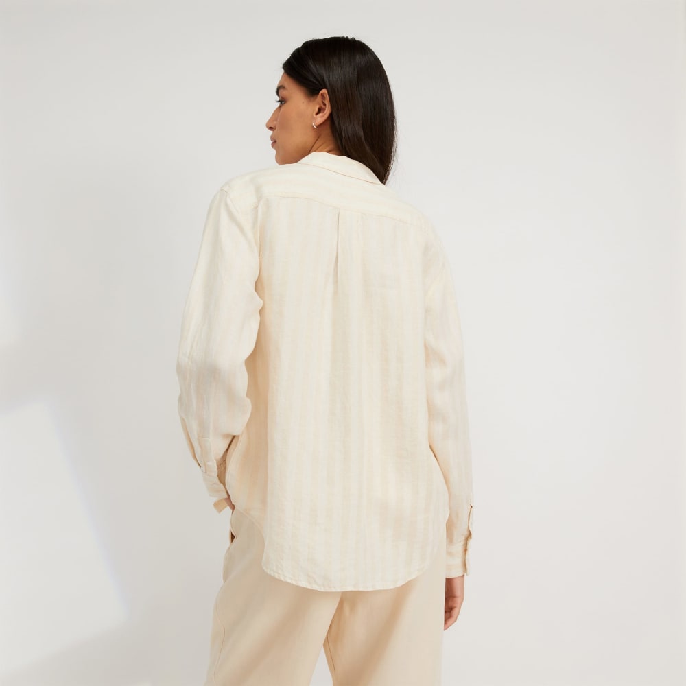 The Must-Have Shirt in Linen in Brazilian Sand / Canvas Tan — detail view