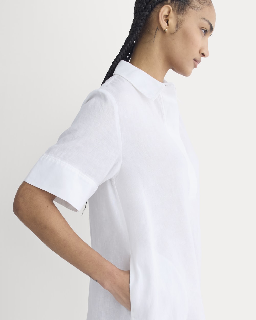 Mini Popover Shirtdress in Linen in White — detail view