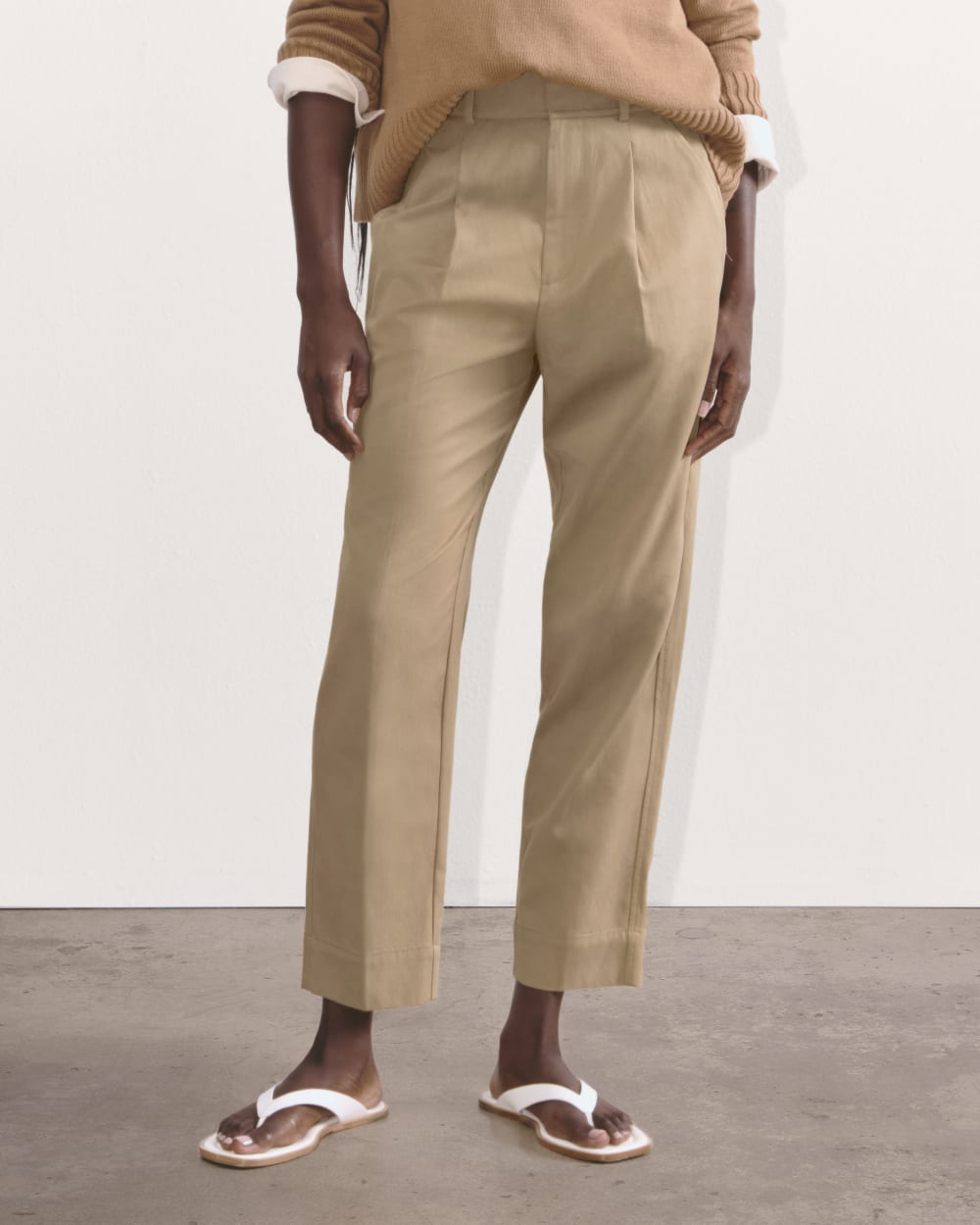 The Draper Tapered Pant in Buttersmooth in Ash Brown — detail view