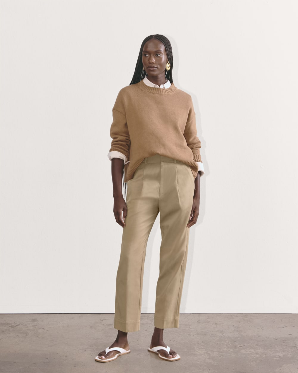 The Draper Tapered Pant in Buttersmooth in Ash Brown — detail view