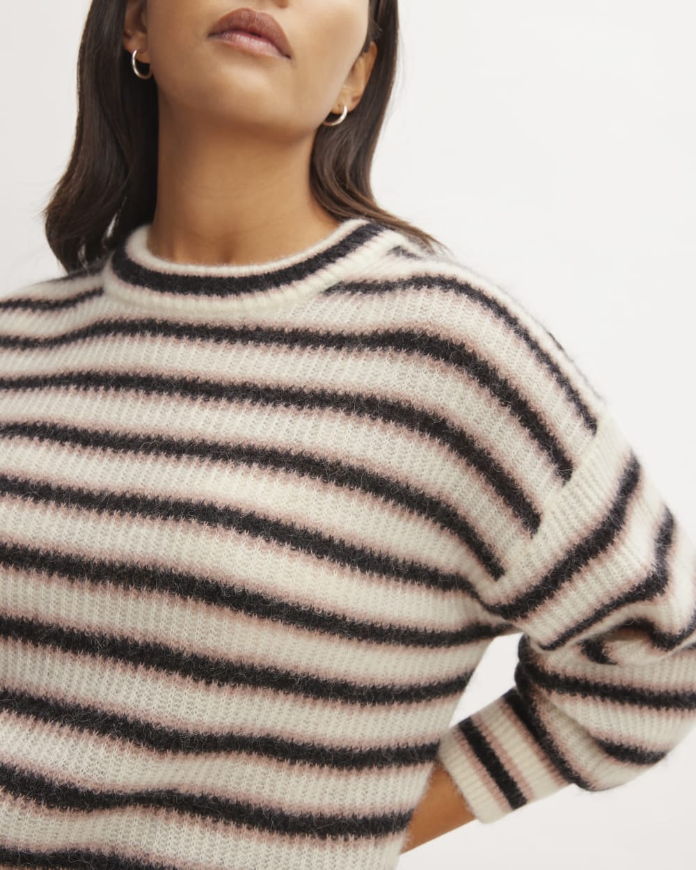 The Cocoon Crew in Alpaca in Heathered Black / Cafe Creme / Bone — detail view
