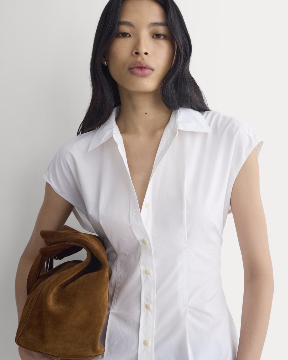 Muscle Shirt in Lightweight Cotton in White — detail view