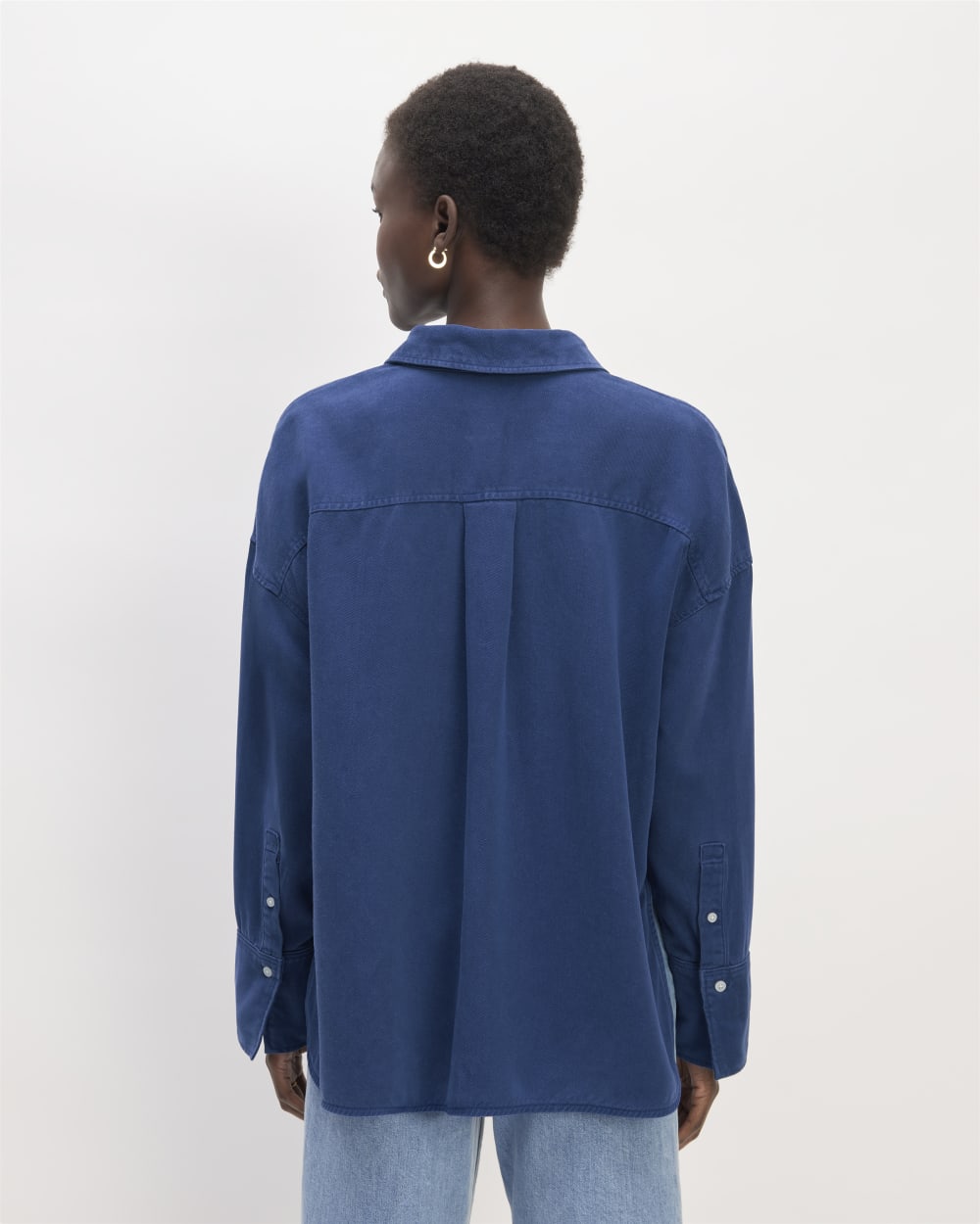 The Boxy Overshirt in Buttersoft in Bellwether Blue — detail view