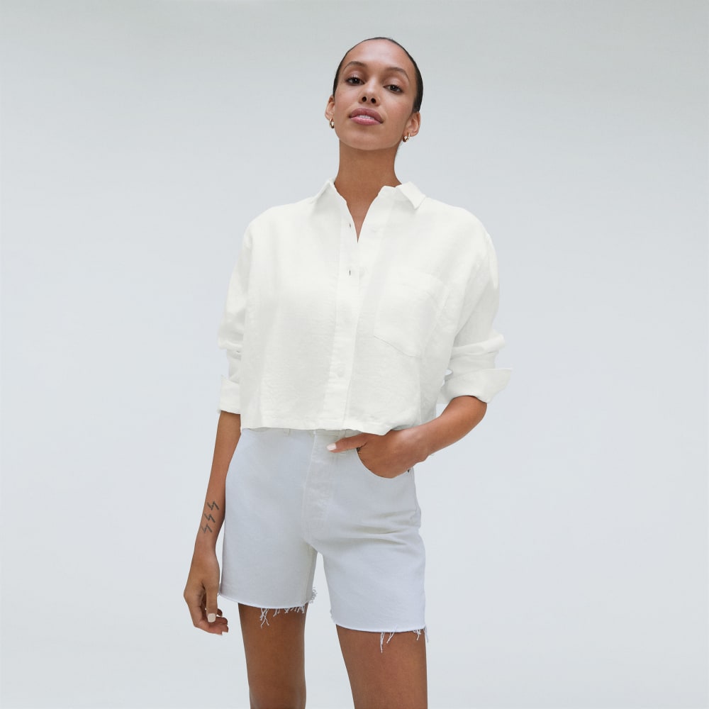 The Linen Way Short Shirt in White — detail view