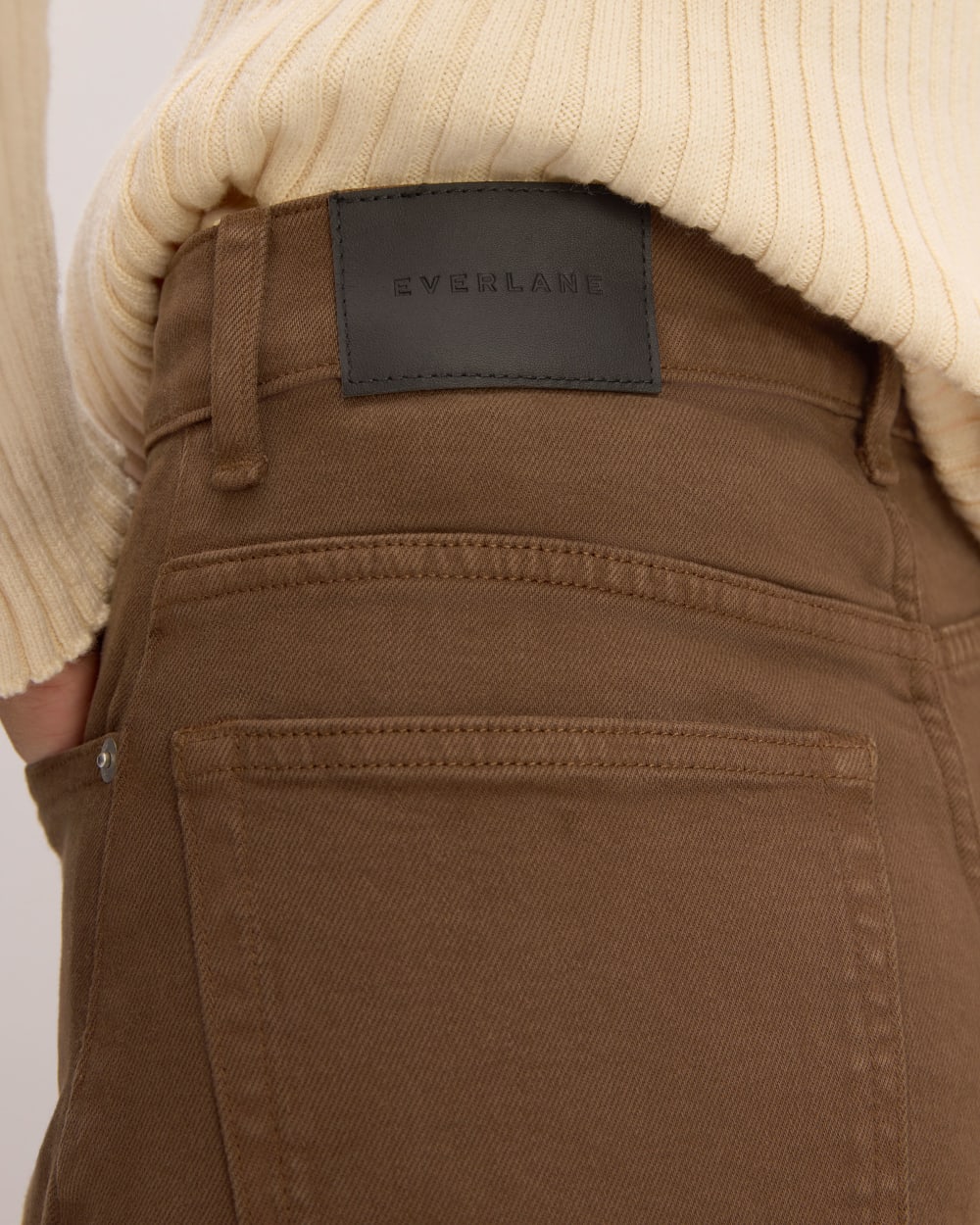 The Way-High® Curve Jean in Cocoa — detail view