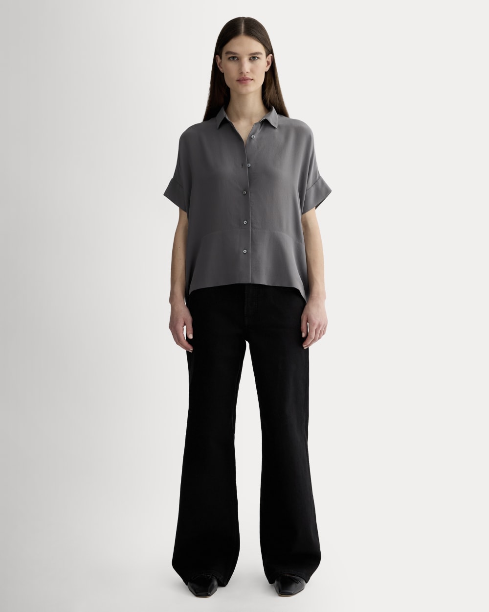 The Boxy Shirt in Washable Silk in Graphite — detail view
