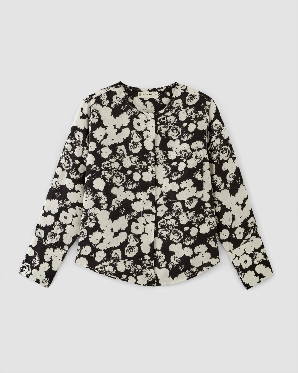 The Popover Shirt in Linen in Black / Bone Floral — alternate view