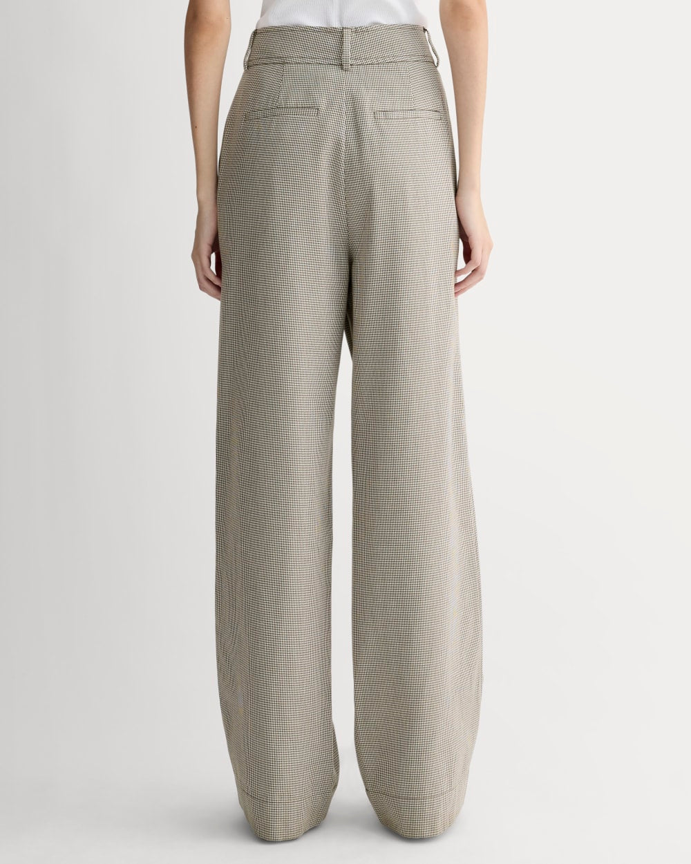 The Draper Pleated Pant in Buttersmooth in Deep Taupe Mini Gingham — detail view