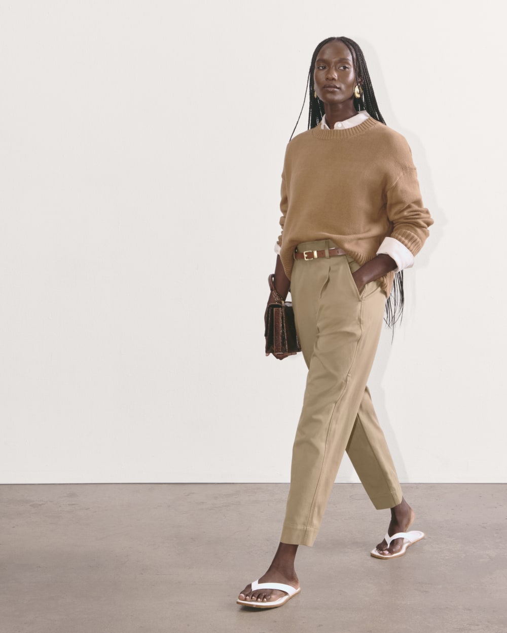 The Draper Tapered Pant in Buttersmooth in Ash Brown — detail view