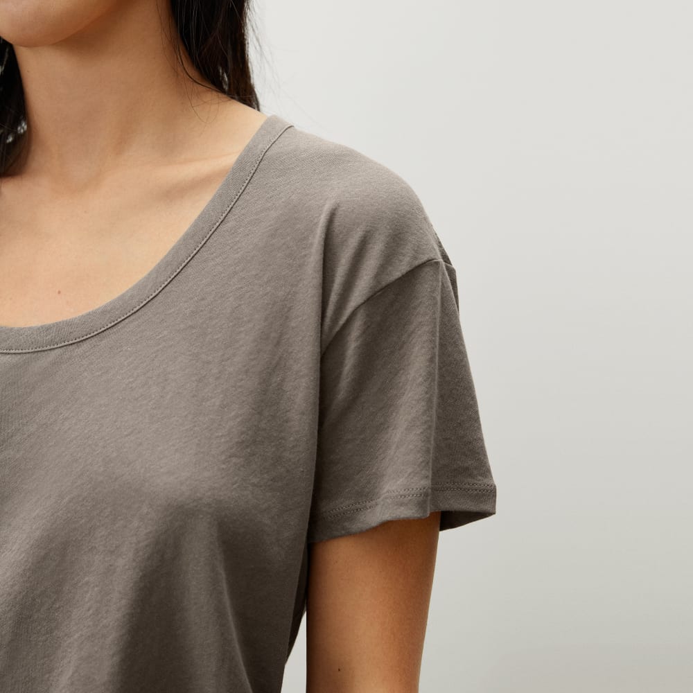 The Air Scoop-Neck Tee in Clay — detail view