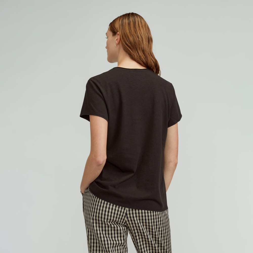 The Relaxed Hemp Tee in Black — detail view