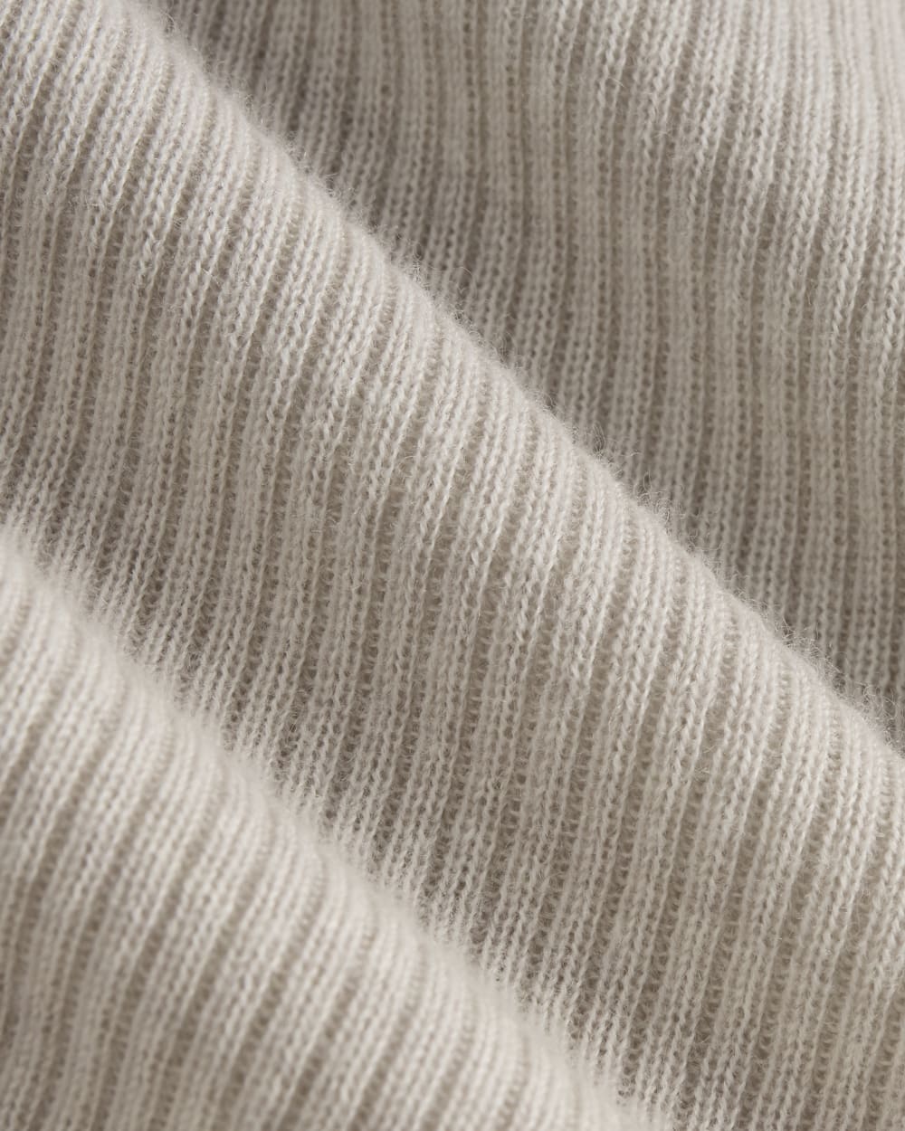 The Cardigan in Ultrasoft Merino in Heather Oatmeal — detail view