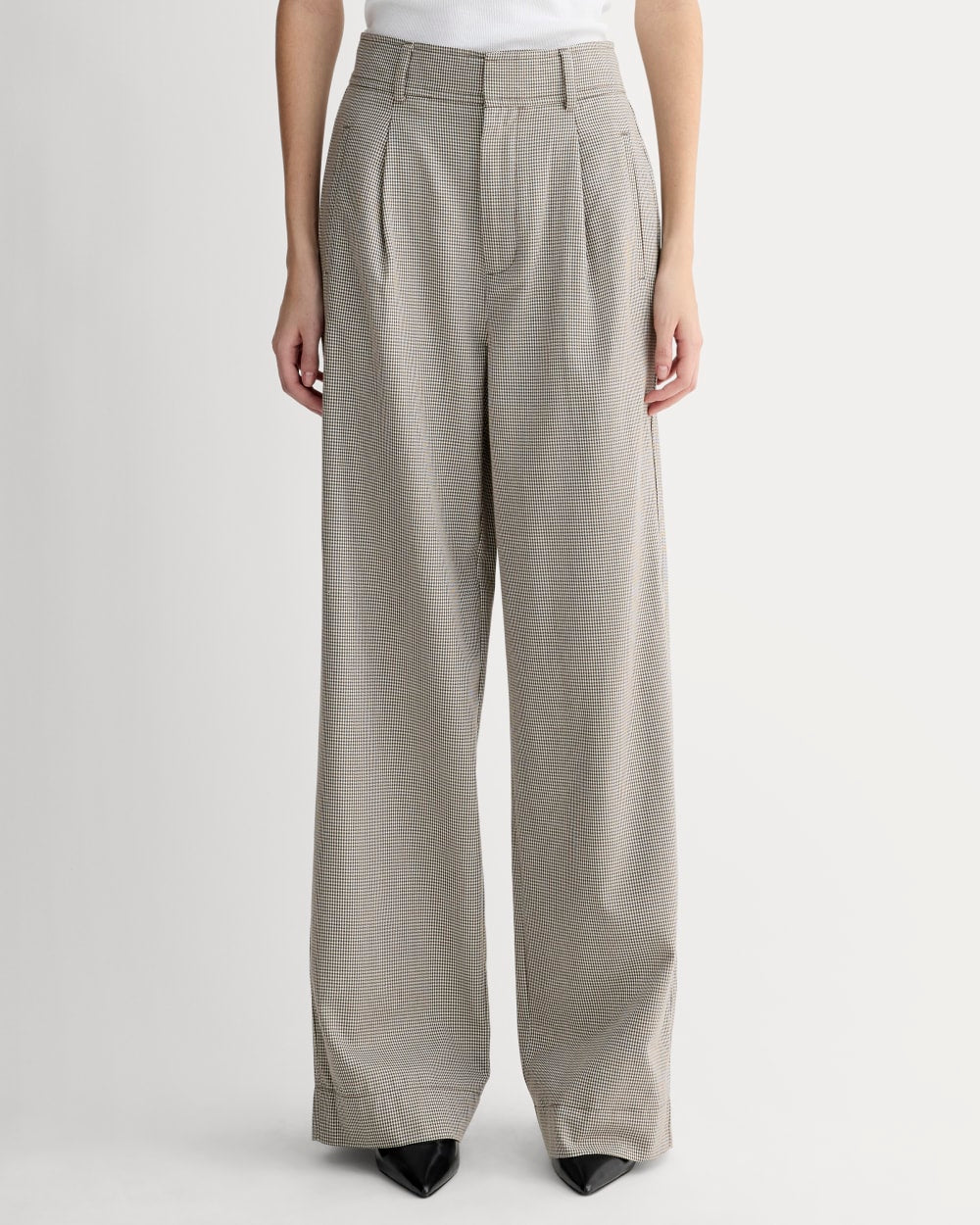 The Draper Pleated Pant in Buttersmooth in Deep Taupe Mini Gingham — detail view