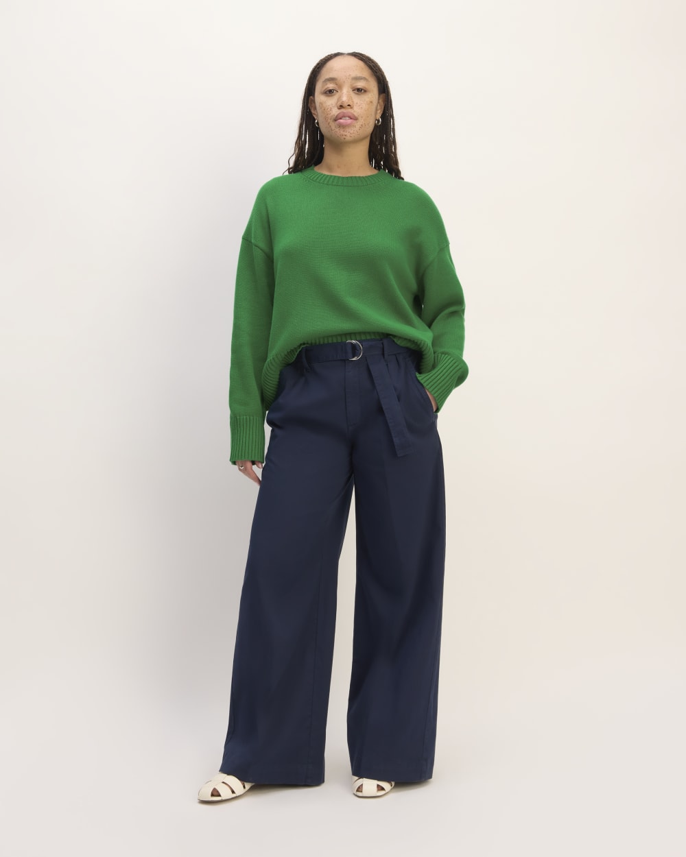 The Boxy Sweater in Everyday Cotton in Grass Green — detail view