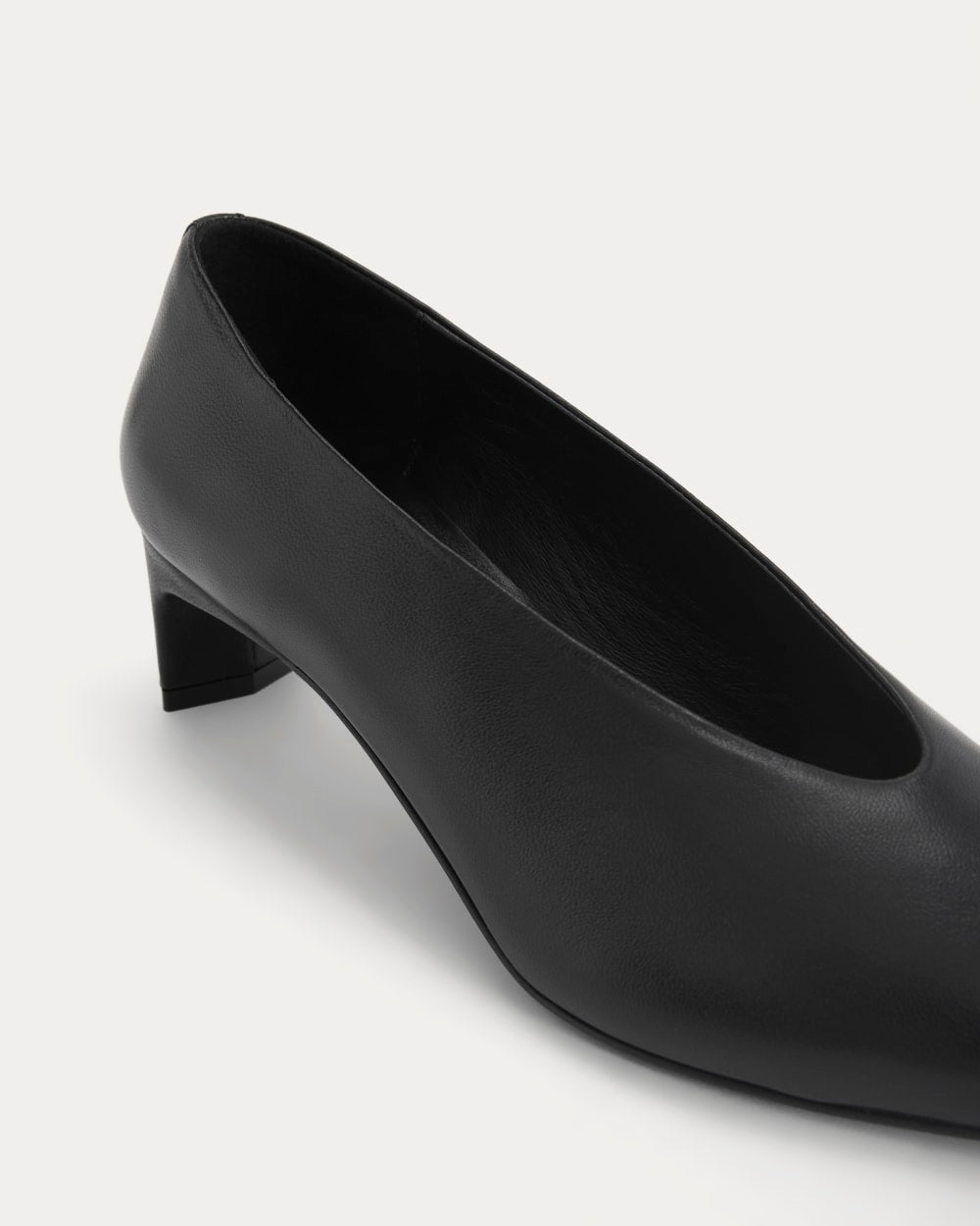 Made in Italy Almond-Toe Pump in Black Leather — detail view